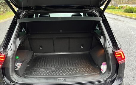 Volkswagen Tiguan II, 2019 год, 3 090 000 рублей, 17 фотография