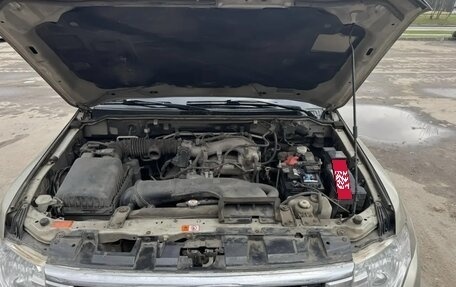 Mitsubishi Pajero IV, 2018 год, 2 870 000 рублей, 3 фотография