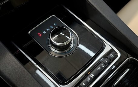 Jaguar F-Pace, 2018 год, 2 850 000 рублей, 28 фотография