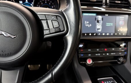 Jaguar F-Pace, 2018 год, 2 850 000 рублей, 24 фотография