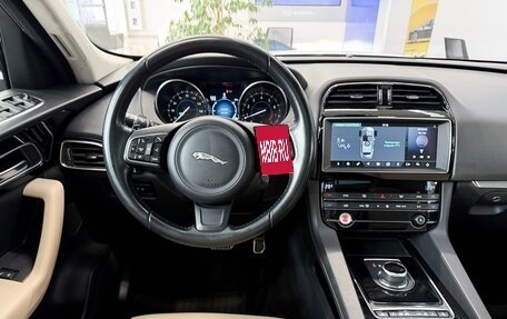 Jaguar F-Pace, 2018 год, 2 850 000 рублей, 22 фотография