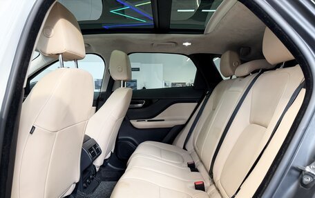 Jaguar F-Pace, 2018 год, 2 850 000 рублей, 29 фотография