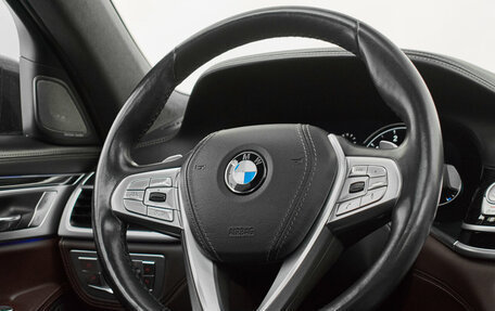 BMW 7 серия, 2018 год, 4 590 000 рублей, 16 фотография