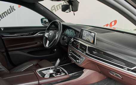 BMW 7 серия, 2018 год, 4 590 000 рублей, 14 фотография