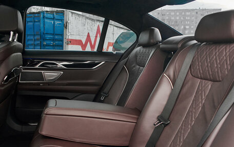 BMW 7 серия, 2018 год, 4 590 000 рублей, 39 фотография