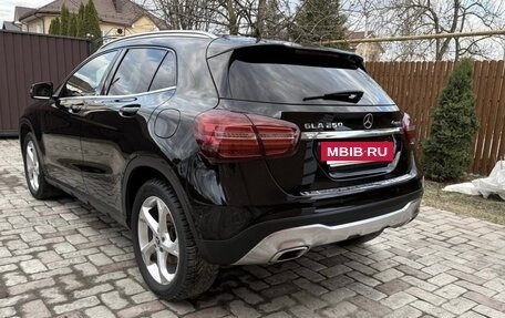 Mercedes-Benz GLA, 2018 год, 3 049 000 рублей, 7 фотография