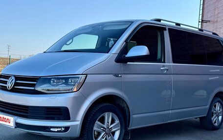 Volkswagen Caravelle T6 рестайлинг, 2015 год, 2 770 000 рублей, 2 фотография