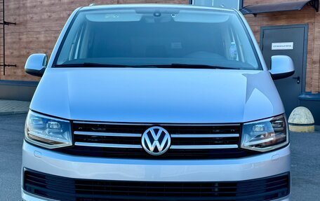 Volkswagen Caravelle T6 рестайлинг, 2015 год, 2 770 000 рублей, 4 фотография