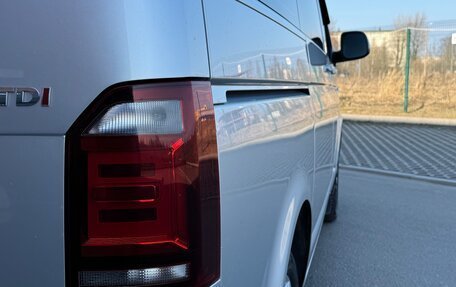 Volkswagen Caravelle T6 рестайлинг, 2015 год, 2 770 000 рублей, 12 фотография