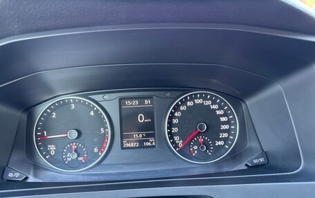 Volkswagen Caravelle T6 рестайлинг, 2015 год, 2 770 000 рублей, 30 фотография