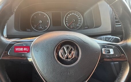 Volkswagen Caravelle T6 рестайлинг, 2015 год, 2 770 000 рублей, 31 фотография