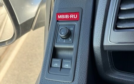 Volkswagen Caravelle T6 рестайлинг, 2015 год, 2 770 000 рублей, 36 фотография