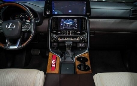 Lexus LX, 2022 год, 13 000 000 рублей, 12 фотография