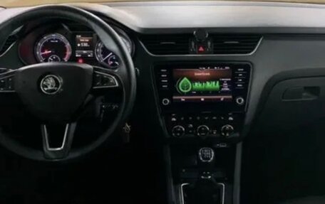 Skoda Octavia, 2018 год, 1 800 000 рублей, 10 фотография