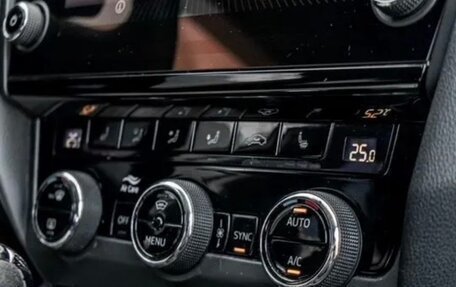 Skoda Octavia, 2018 год, 1 800 000 рублей, 25 фотография