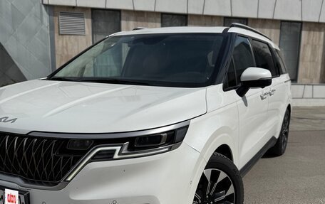 KIA Carnival, 2023 год, 4 800 000 рублей, 2 фотография