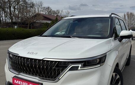 KIA Carnival, 2023 год, 4 800 000 рублей, 33 фотография