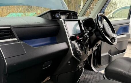 Toyota Roomy I, 2017 год, 920 000 рублей, 13 фотография