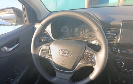 Hyundai Solaris II рестайлинг, 2022 год, 1 720 000 рублей, 7 фотография