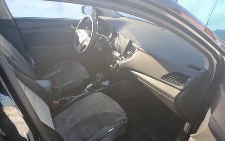 Hyundai Solaris II рестайлинг, 2022 год, 1 720 000 рублей, 8 фотография