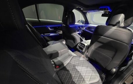 Mercedes-Benz E-Класс, 2025 год, 5 500 000 рублей, 11 фотография