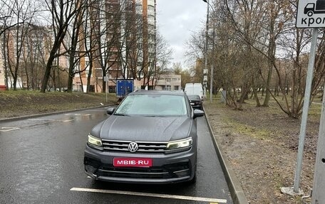 Volkswagen Tiguan II, 2018 год, 2 149 000 рублей, 1 фотография