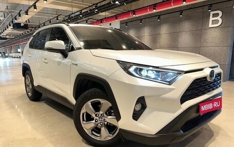 Toyota RAV4, 2020 год, 3 330 000 рублей, 1 фотография