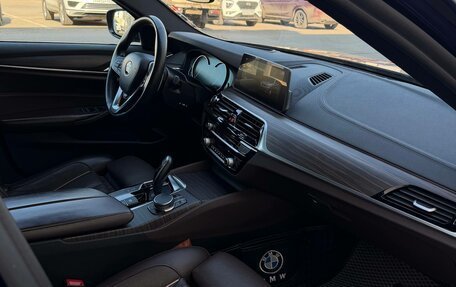 BMW 5 серия, 2018 год, 2 450 000 рублей, 10 фотография