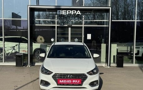 Hyundai Solaris II рестайлинг, 2017 год, 890 000 рублей, 3 фотография