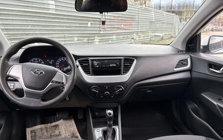 Hyundai Solaris II рестайлинг, 2018 год, 770 000 рублей, 2 фотография