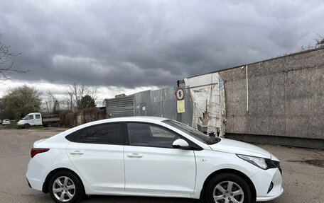 Hyundai Solaris II рестайлинг, 2018 год, 770 000 рублей, 7 фотография