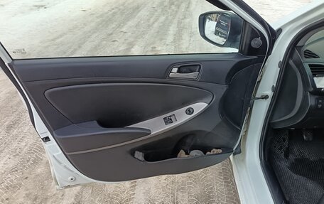 Hyundai Solaris II рестайлинг, 2014 год, 590 000 рублей, 6 фотография