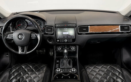 Volkswagen Touareg III, 2017 год, 3 999 000 рублей, 10 фотография