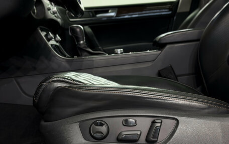 Volkswagen Touareg III, 2017 год, 3 999 000 рублей, 16 фотография