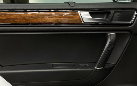 Volkswagen Touareg III, 2017 год, 3 999 000 рублей, 19 фотография