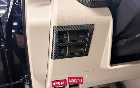 Toyota Land Cruiser, 2025 год, 14 020 000 рублей, 7 фотография