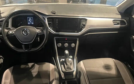 Volkswagen T-Roc I, 2021 год, 1 200 000 рублей, 6 фотография