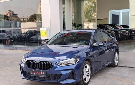 BMW 1 серия, 2022 год, 1 560 000 рублей, 1 фотография