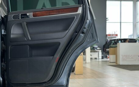 Volkswagen Touareg III, 2005 год, 590 000 рублей, 16 фотография