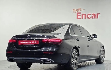 Mercedes-Benz E-Класс, 2021 год, 4 381 000 рублей, 2 фотография