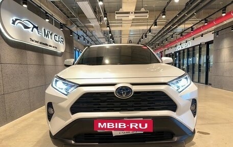 Toyota RAV4, 2020 год, 3 330 000 рублей, 5 фотография