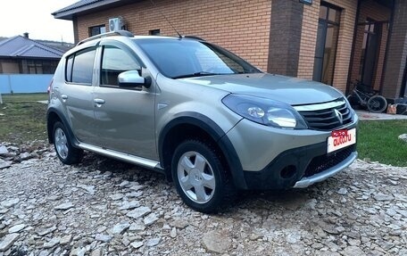 Renault Sandero I, 2014 год, 415 000 рублей, 2 фотография