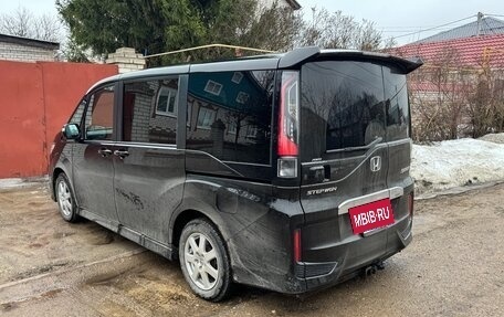 Honda Stepwgn IV, 2018 год, 2 400 000 рублей, 5 фотография