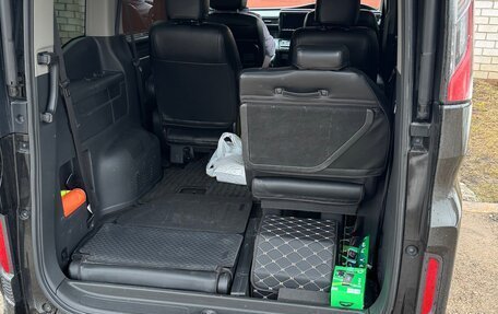 Honda Stepwgn IV, 2018 год, 2 400 000 рублей, 12 фотография