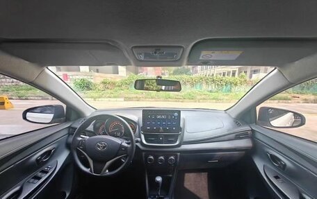 Toyota Yaris XP150 рестайлинг, 2022 год, 1 180 000 рублей, 7 фотография