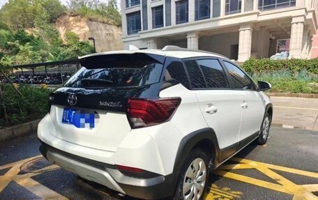 Toyota Yaris XP150 рестайлинг, 2022 год, 1 180 000 рублей, 5 фотография