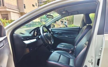 Toyota Yaris XP150 рестайлинг, 2022 год, 1 180 000 рублей, 6 фотография