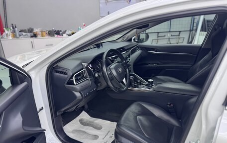 Toyota Camry, 2018 год, 2 400 000 рублей, 8 фотография