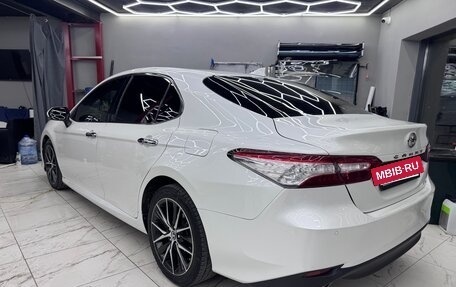 Toyota Camry, 2018 год, 2 400 000 рублей, 3 фотография