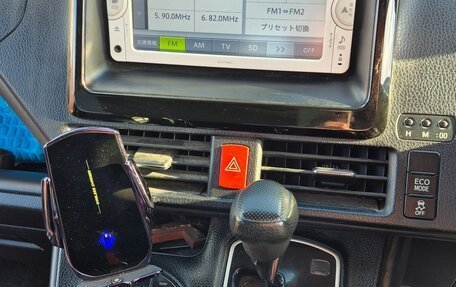 Toyota Noah III, 2014 год, 1 596 000 рублей, 12 фотография